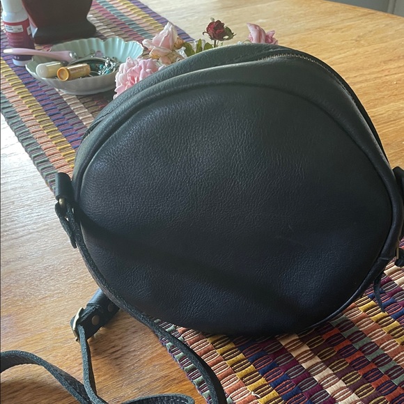 Portland Leather Black Crossbody Bag - Picture 3 of 9